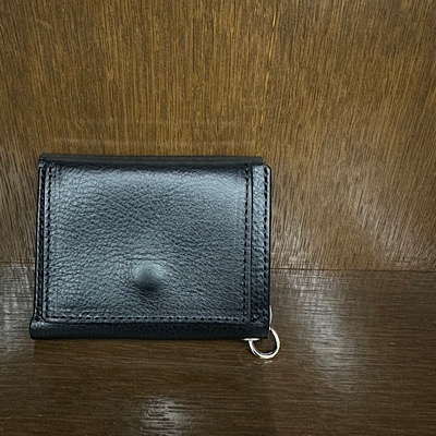 ySTUDS LEATHER MULTI WALLETz25SS002LE*121摜2