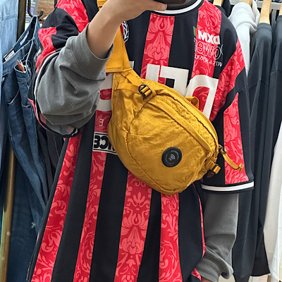 �yNYLON B LENS CROSSBODY PACK�z21CMAC734A*121�摜6